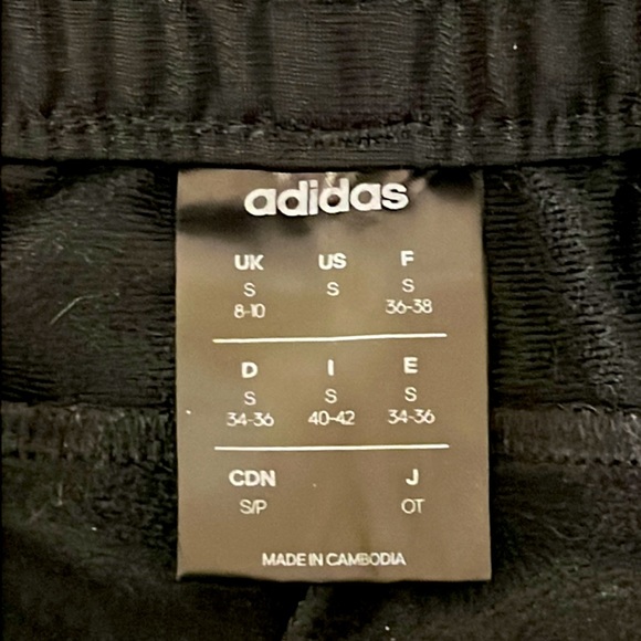 NWOT ADIDAS ESSENTIALS WARM-UP 3-STRIPES TRACK PANTS IN BLACK - Picture 5 of 6